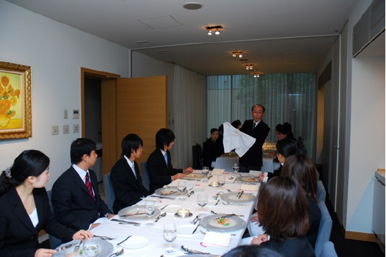 cnews081014_02.jpg