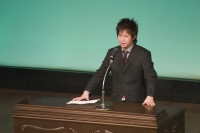 cnews081204_01.jpg