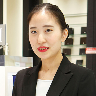 就職先 免税店販売スタッフ 空港専門大店 大阪外語専門学校、韓国語・英語ビジネス専攻