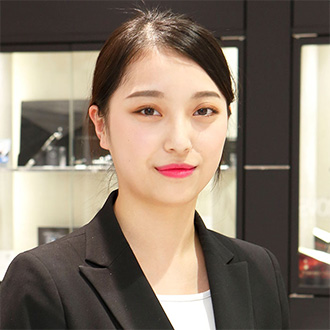 就職先 免税店販売スタッフ 空港専門大店 大阪外語専門学校、韓国語・英語ビジネス専攻