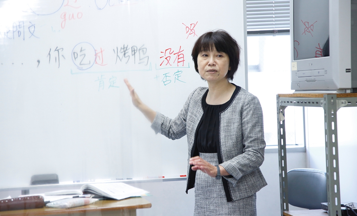 中国への留学や、就職しても十分通用する語学力の習得を目指す。大阪外語専門学校、中国語・英語ビジネス専攻